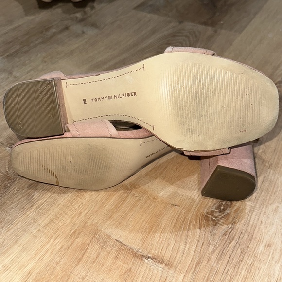 TOMMY HILFIGER Suede Chunky Block Heel (8) - Picture 6 of 6